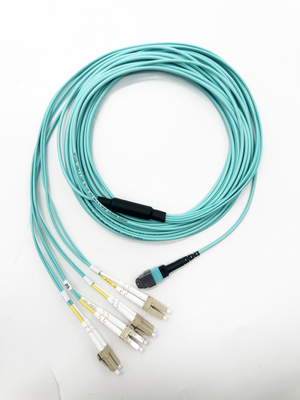 8 Core OM3 MTP® tot LC Fiber Optic Trunk Cable Vrouwelijk Plenum Patch Cord 5m voor datacenters met een hoge dichtheid